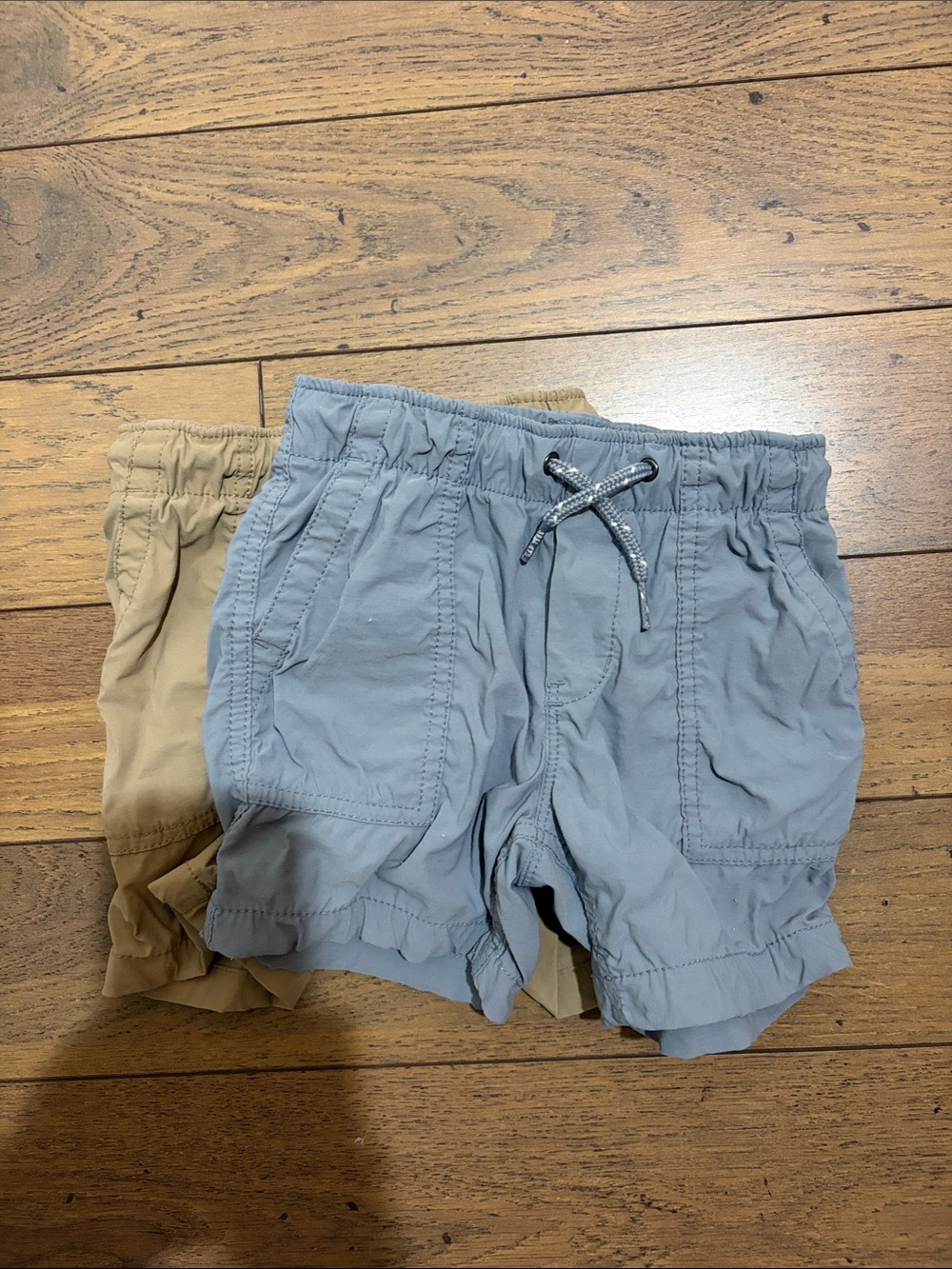 Gap 2T shorts